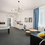 Apartment 33 L - 8 Rooms, 3 Baths, 190qm *
