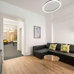 33 L - 8 Rooms, 3 Baths, 190qm Berlin