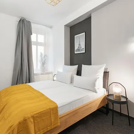 33 L - 8 Rooms, 3 Baths, 190qm Apartmán Berlín