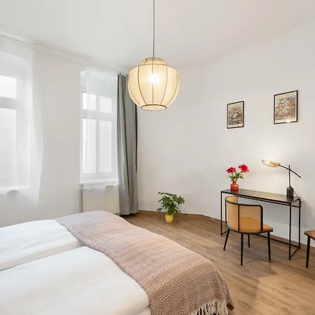 33 L - 8 Rooms, 3 Baths, 190qm Berlín