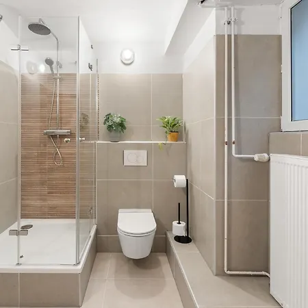 33 L - 8 Rooms, 3 Baths, 190qm *