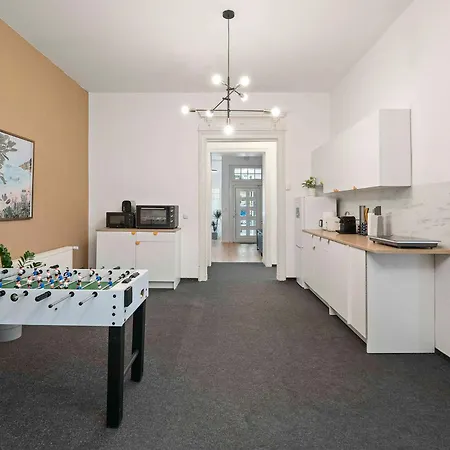 33 L - 8 Rooms, 3 Baths, 190qm * Berlim