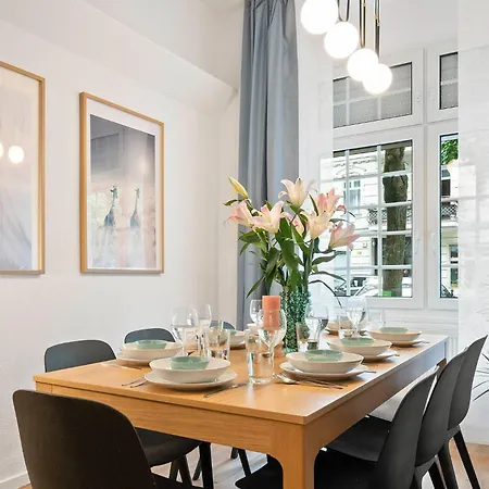 33 L - 8 Rooms, 3 Baths, 190qm