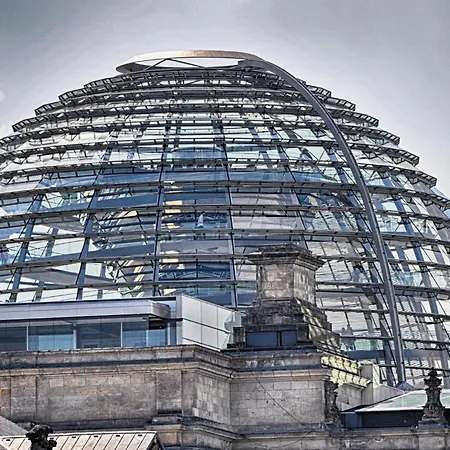 33 L - 8 Rooms, 3 Baths, 190qm *