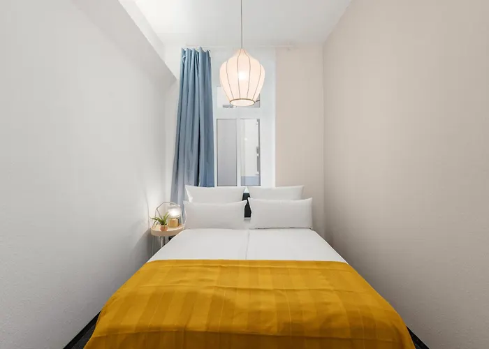 33 L - 8 Rooms, 3 Baths, 190qm דירה *