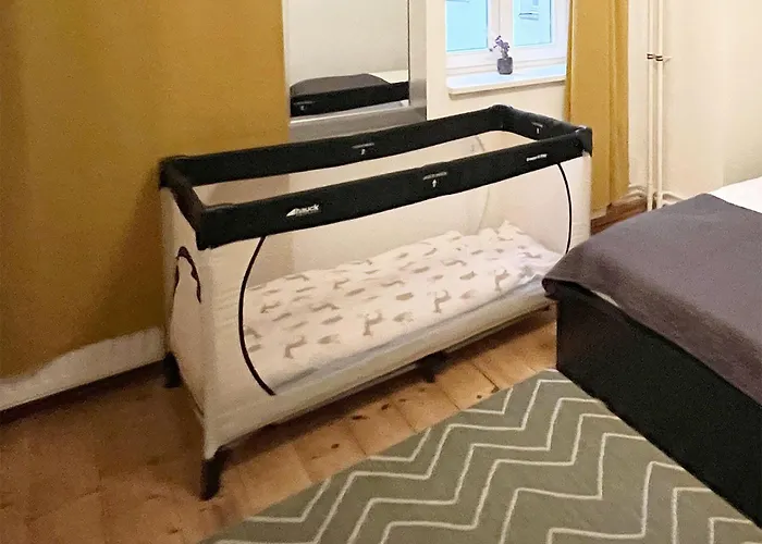 33 L - 8 Rooms, 3 Baths, 190qm דירה