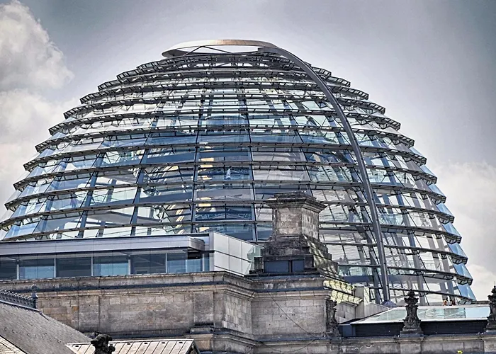 33 L - 8 Rooms, 3 Baths, 190qm *