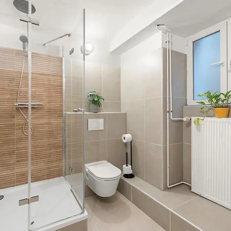 33 L - 8 Rooms, 3 Baths, 190qm Berlin