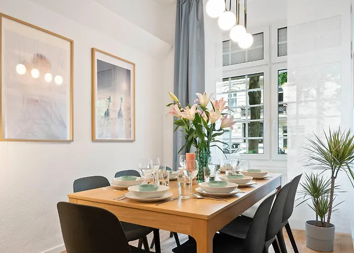 33 L - 8 Rooms, 3 Baths, 190qm