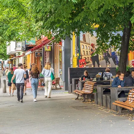 33 L - 8 Rooms, 3 Baths, 190qm