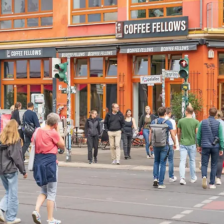 33 L - 8 Rooms, 3 Baths, 190qm * Berlin