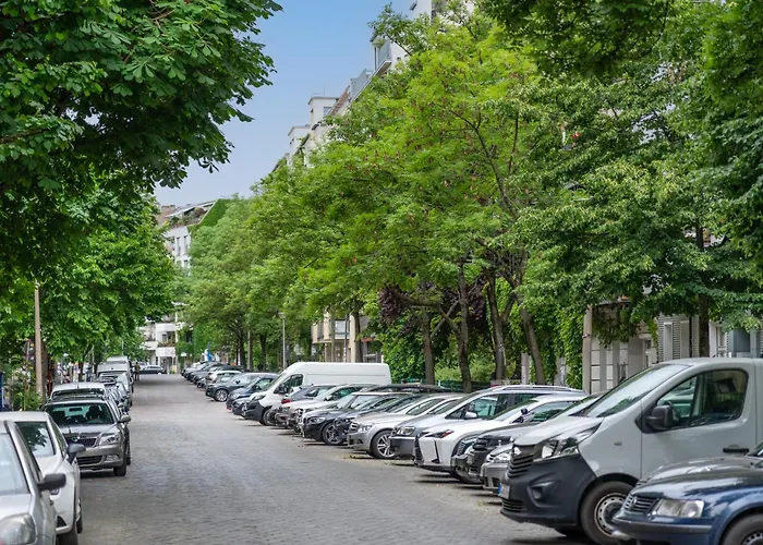 33 L - 8 Rooms, 3 Baths, 190qm Lägenhet Berlin