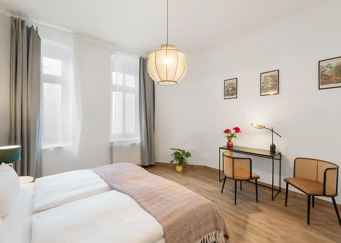 33 L - 8 Rooms, 3 Baths, 190qm Berlin