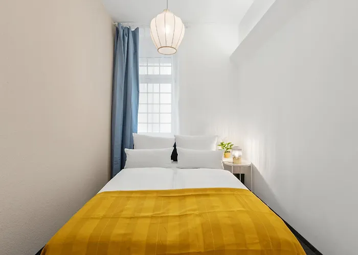 33 L - 8 Rooms, 3 Baths, 190qm Lägenhet *