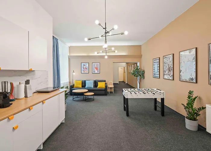 33 L - 8 Rooms, 3 Baths, 190qm Lägenhet *